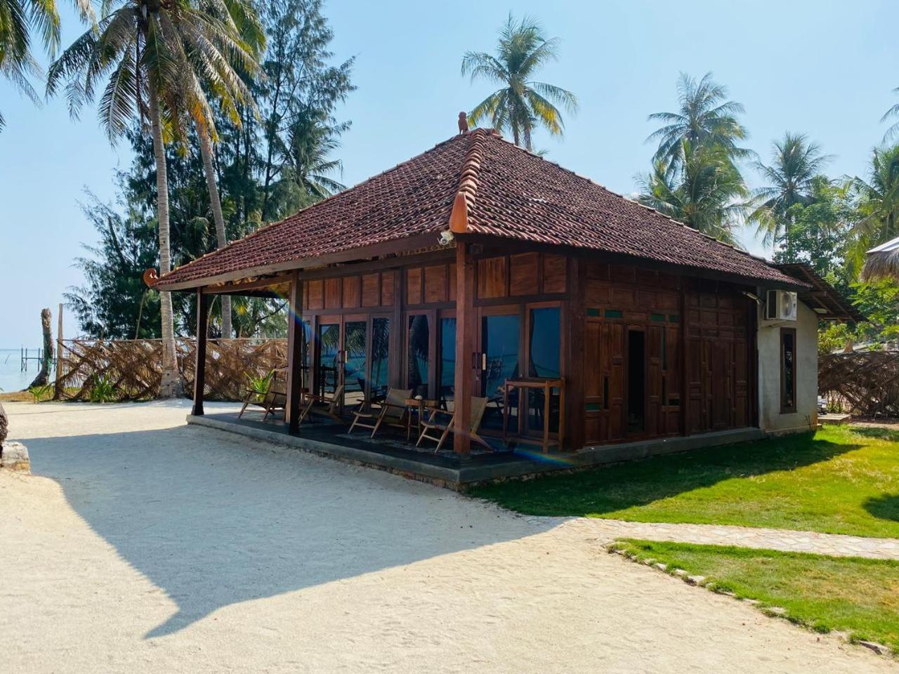 Eco Casa Ξενοδοχείο Karimunjawa Εξωτερικό φωτογραφία